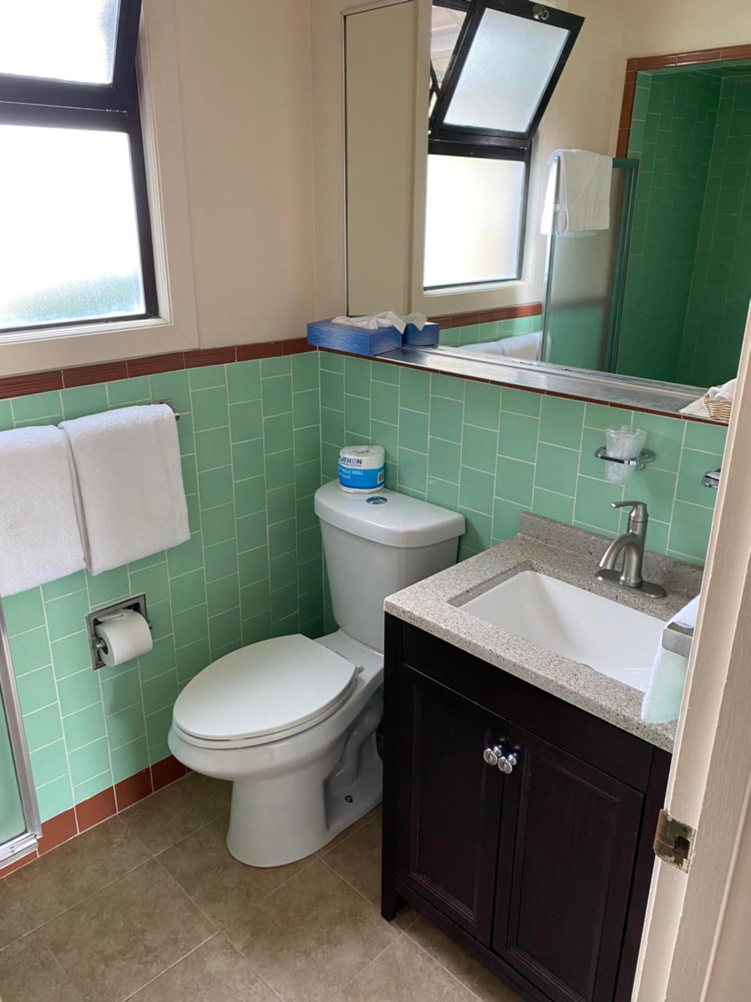 Sea Breeze Motel Пасифика Экстерьер фото